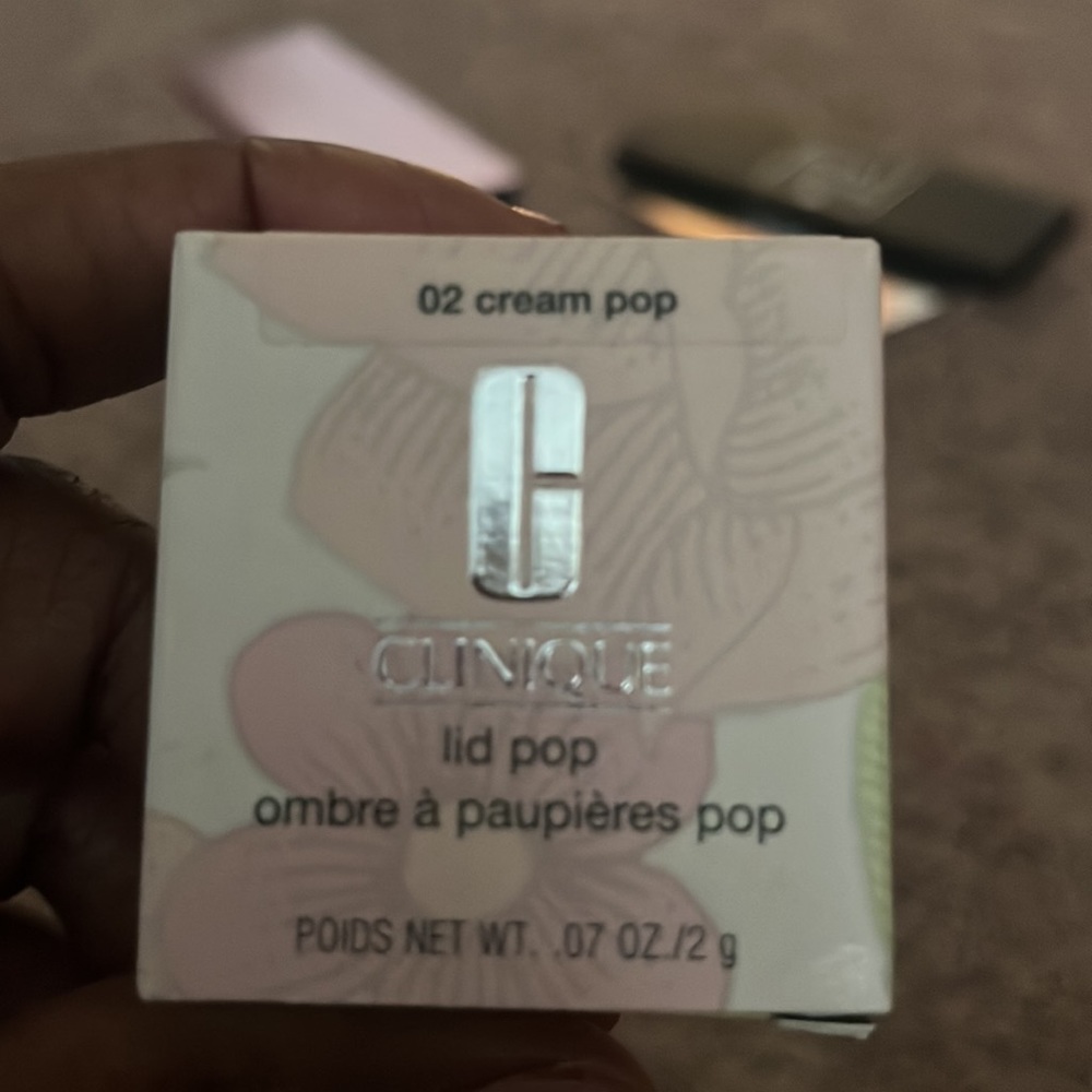 5 NWOT items for the face. - Picture 5 of 7